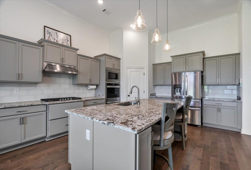 14806 ELM HILL DR, Olive Branch, Mississippi 38654-1078, 5 Bedrooms Bedrooms, 10 Rooms Rooms,3.1 BathroomsBathrooms,Residential,For Sale,ELM HILL,10224913