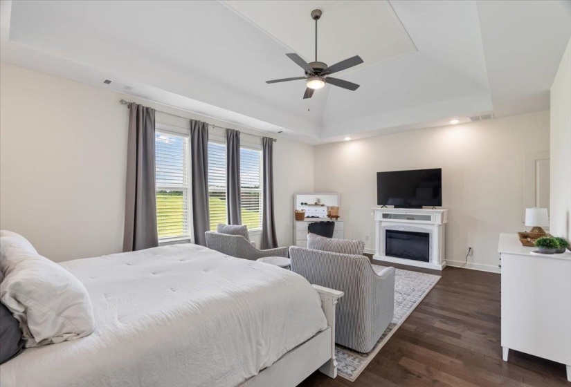14806 ELM HILL DR, Olive Branch, Mississippi 38654-1078, 5 Bedrooms Bedrooms, 10 Rooms Rooms,3.1 BathroomsBathrooms,Residential,For Sale,ELM HILL,10224913