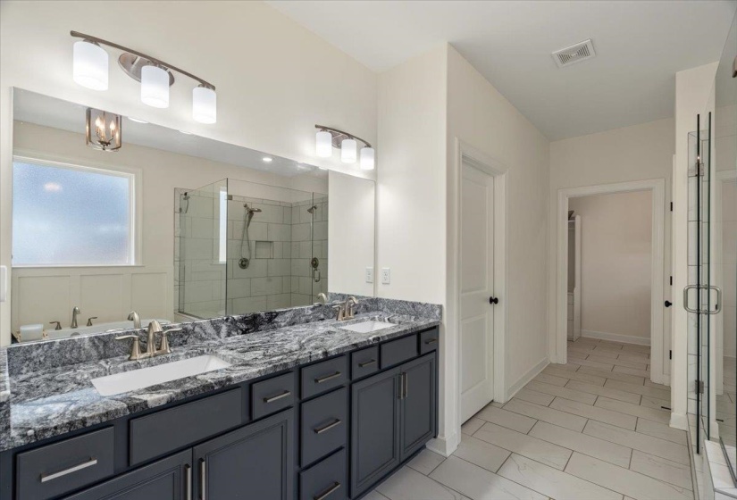 14806 ELM HILL DR, Olive Branch, Mississippi 38654-1078, 5 Bedrooms Bedrooms, 10 Rooms Rooms,3.1 BathroomsBathrooms,Residential,For Sale,ELM HILL,10224913