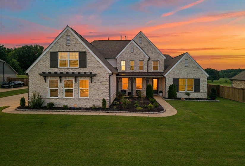 14806 ELM HILL DR, Olive Branch, Mississippi 38654-1078, 5 Bedrooms Bedrooms, 10 Rooms Rooms,3.1 BathroomsBathrooms,Residential,For Sale,ELM HILL,10224913