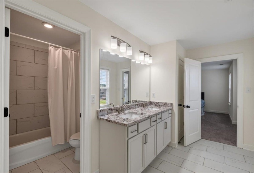 14806 ELM HILL DR, Olive Branch, Mississippi 38654-1078, 5 Bedrooms Bedrooms, 10 Rooms Rooms,3.1 BathroomsBathrooms,Residential,For Sale,ELM HILL,10224913