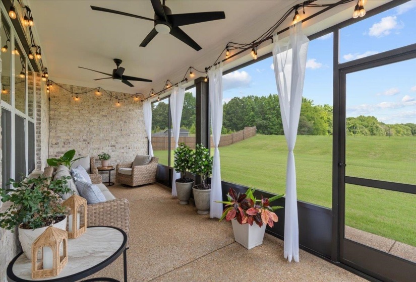 14806 ELM HILL DR, Olive Branch, Mississippi 38654-1078, 5 Bedrooms Bedrooms, 10 Rooms Rooms,3.1 BathroomsBathrooms,Residential,For Sale,ELM HILL,10224913