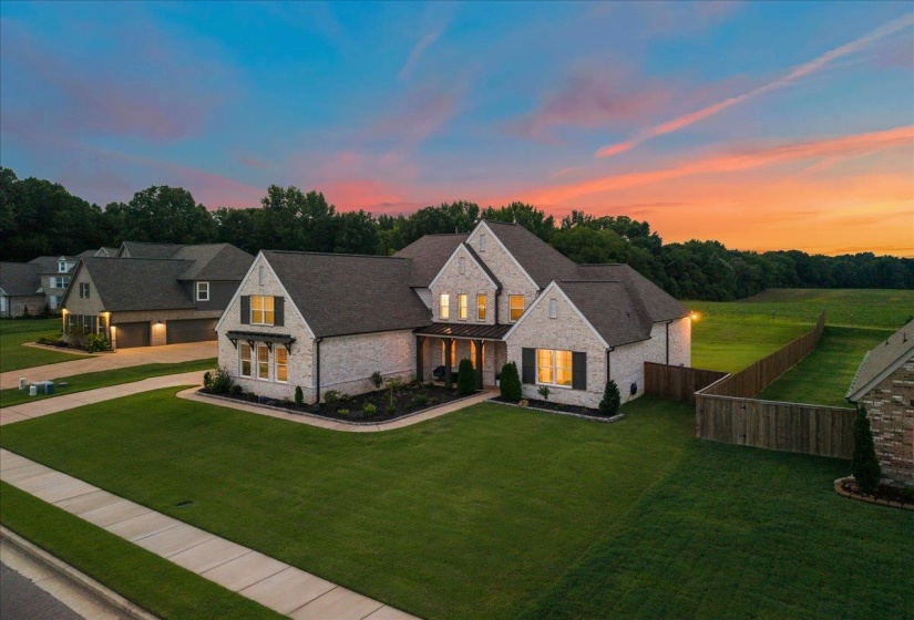 14806 ELM HILL DR, Olive Branch, Mississippi 38654-1078, 5 Bedrooms Bedrooms, 10 Rooms Rooms,3.1 BathroomsBathrooms,Residential,For Sale,ELM HILL,10224913