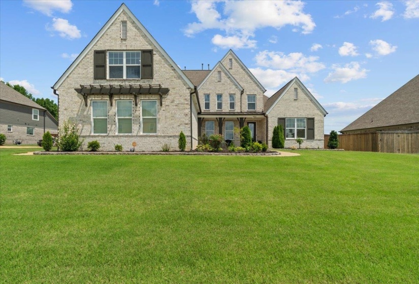 14806 ELM HILL DR, Olive Branch, Mississippi 38654-1078, 5 Bedrooms Bedrooms, 10 Rooms Rooms,3.1 BathroomsBathrooms,Residential,For Sale,ELM HILL,10224913