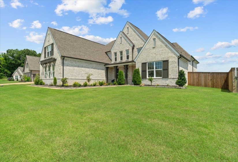 14806 ELM HILL DR, Olive Branch, Mississippi 38654-1078, 5 Bedrooms Bedrooms, 10 Rooms Rooms,3.1 BathroomsBathrooms,Residential,For Sale,ELM HILL,10224913