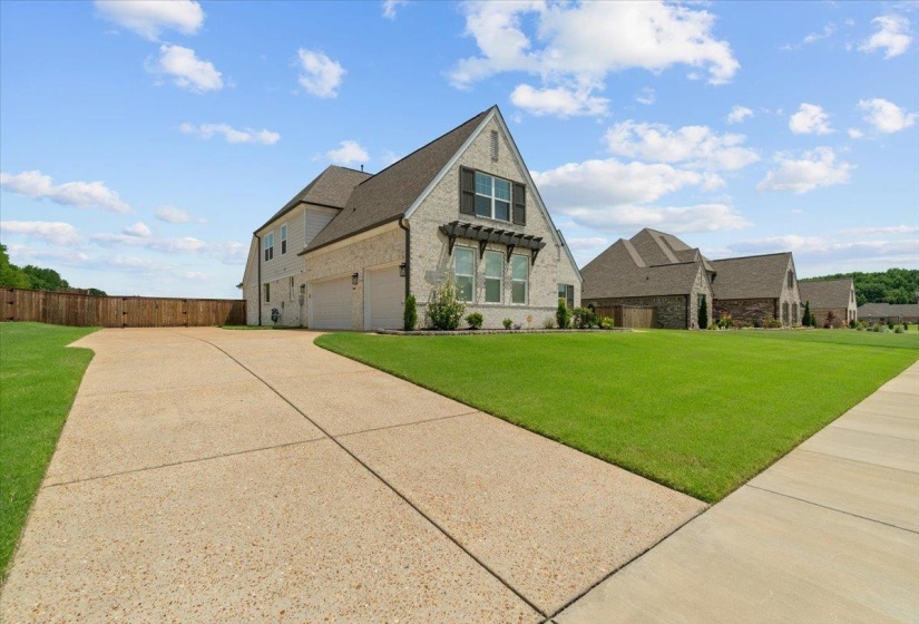 14806 ELM HILL DR, Olive Branch, Mississippi 38654-1078, 5 Bedrooms Bedrooms, 10 Rooms Rooms,3.1 BathroomsBathrooms,Residential,For Sale,ELM HILL,10224913