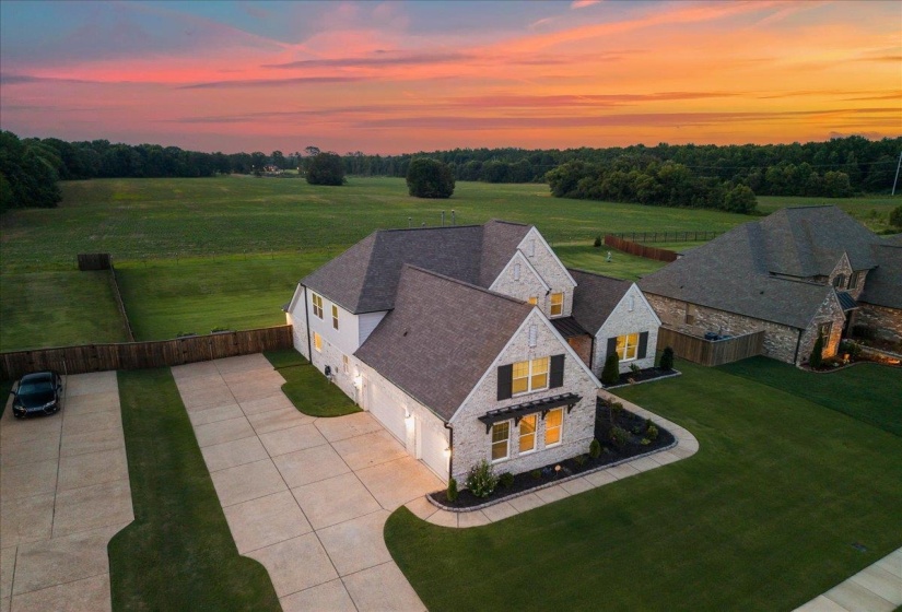 14806 ELM HILL DR, Olive Branch, Mississippi 38654-1078, 5 Bedrooms Bedrooms, 10 Rooms Rooms,3.1 BathroomsBathrooms,Residential,For Sale,ELM HILL,10224913