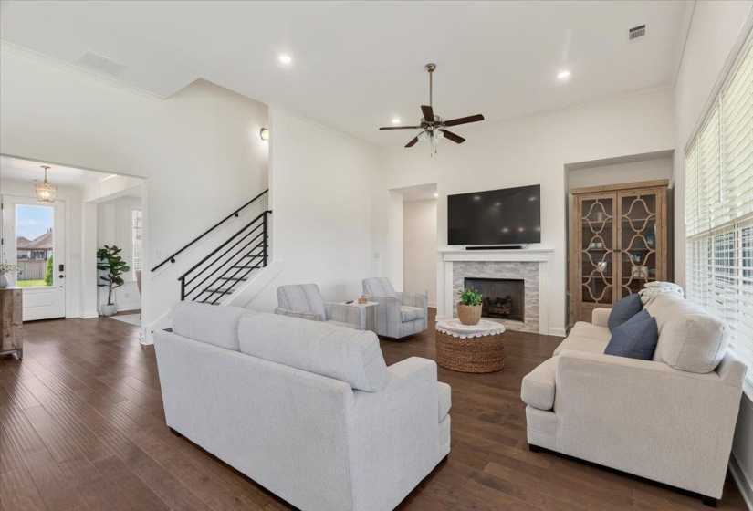 14806 ELM HILL DR, Olive Branch, Mississippi 38654-1078, 5 Bedrooms Bedrooms, 10 Rooms Rooms,3.1 BathroomsBathrooms,Residential,For Sale,ELM HILL,10224913