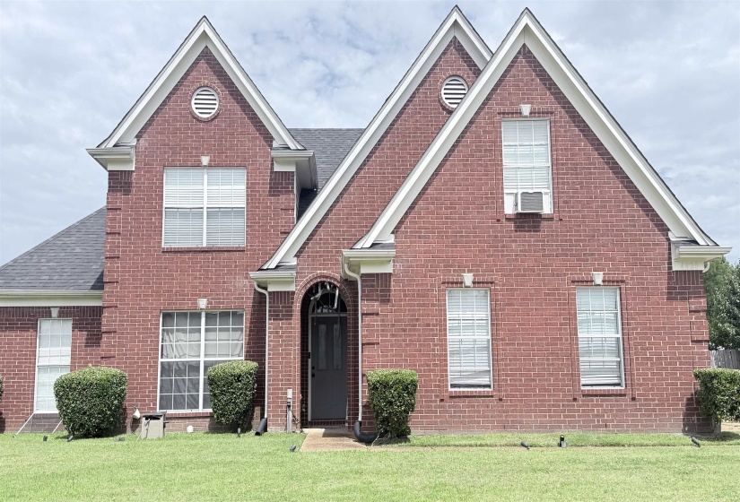 4828 WEMBERLEY DR, Unincorporated, Tennessee 38125, 4 Bedrooms Bedrooms, 8 Rooms Rooms,3 BathroomsBathrooms,Residential,For Sale,WEMBERLEY,10224914