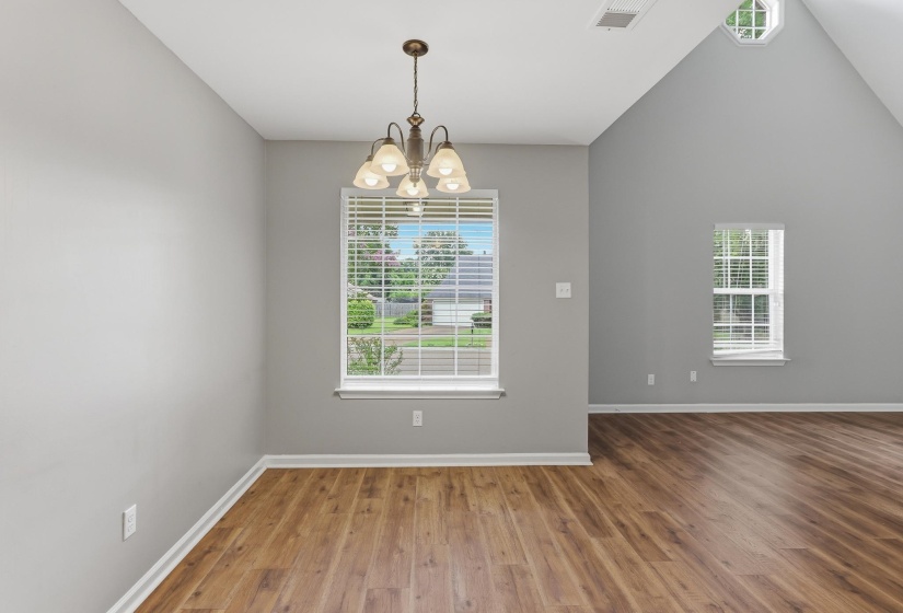 6608 SUNGATE DR, Bartlett, Tennessee 38135, 3 Bedrooms Bedrooms, 5 Rooms Rooms,2 BathroomsBathrooms,Residential,For Sale,SUNGATE,10224923