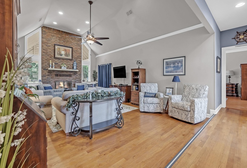 3165 PLANTATION CV, Memphis, Tennessee 38119, 4 Bedrooms Bedrooms, 9 Rooms Rooms,3.1 BathroomsBathrooms,Residential,For Sale,PLANTATION,10224924