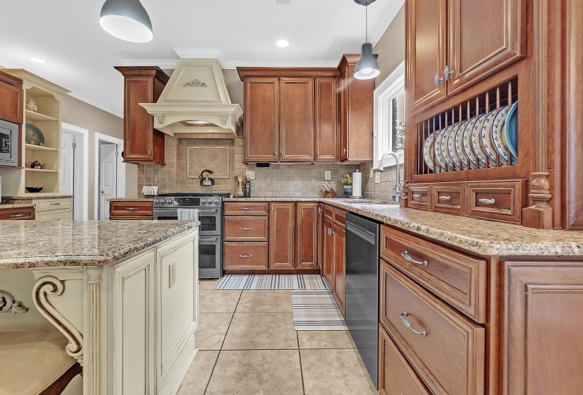 3165 PLANTATION CV, Memphis, Tennessee 38119, 4 Bedrooms Bedrooms, 9 Rooms Rooms,3.1 BathroomsBathrooms,Residential,For Sale,PLANTATION,10224924