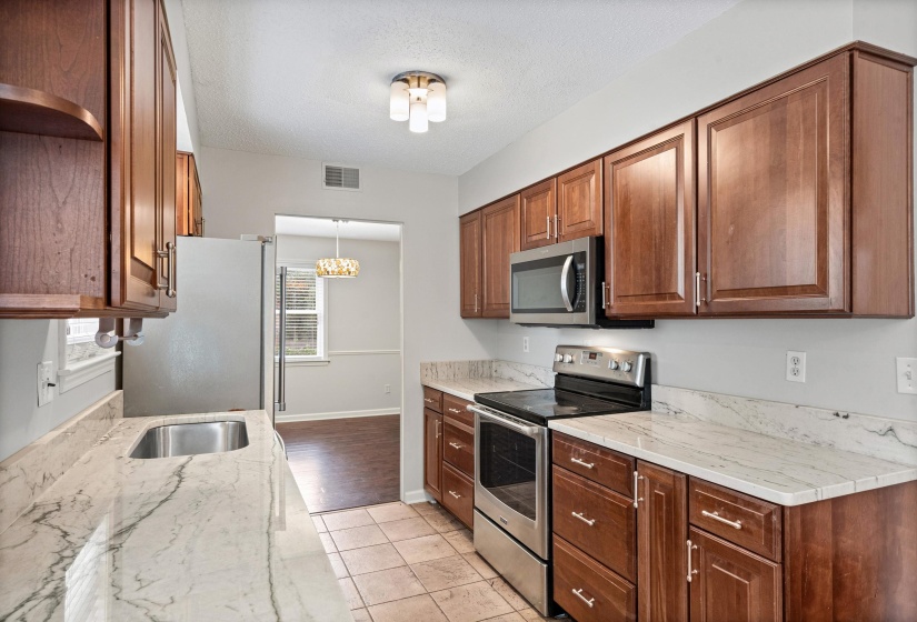 461 DOVE VALLEY DR, Collierville, Tennessee 38017, 4 Bedroom Bedrooms, 8 Room Rooms,2 BathroomBathrooms,Residential,For Sale,DOVE VALLEY,0,10224930