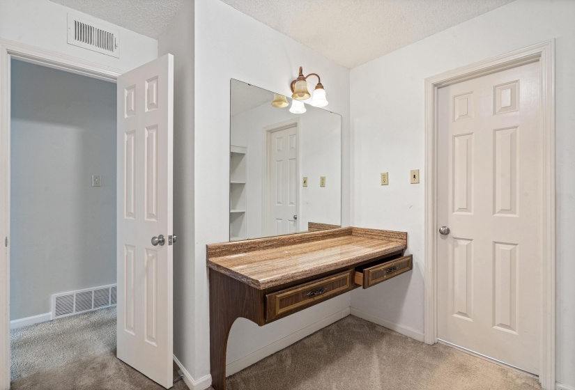 461 DOVE VALLEY DR, Collierville, Tennessee 38017, 4 Bedroom Bedrooms, 8 Room Rooms,2 BathroomBathrooms,Residential,For Sale,DOVE VALLEY,0,10224930