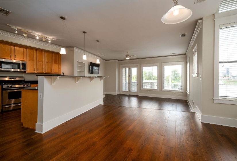 692 MARINA COTTAGE DR, Memphis, Tennessee 38103, 2 Bedrooms Bedrooms, 6 Rooms Rooms,2.1 BathroomsBathrooms,Residential,For Sale,MARINA COTTAGE,10224941