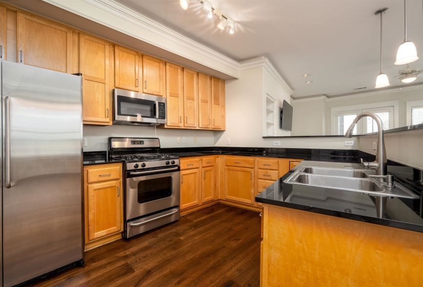 692 MARINA COTTAGE DR, Memphis, Tennessee 38103, 2 Bedrooms Bedrooms, 6 Rooms Rooms,2.1 BathroomsBathrooms,Residential,For Sale,MARINA COTTAGE,10224941