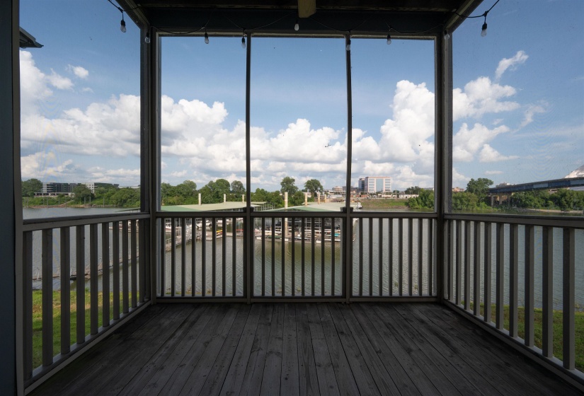 692 MARINA COTTAGE DR, Memphis, Tennessee 38103, 2 Bedrooms Bedrooms, 6 Rooms Rooms,2.1 BathroomsBathrooms,Residential,For Sale,MARINA COTTAGE,10224941