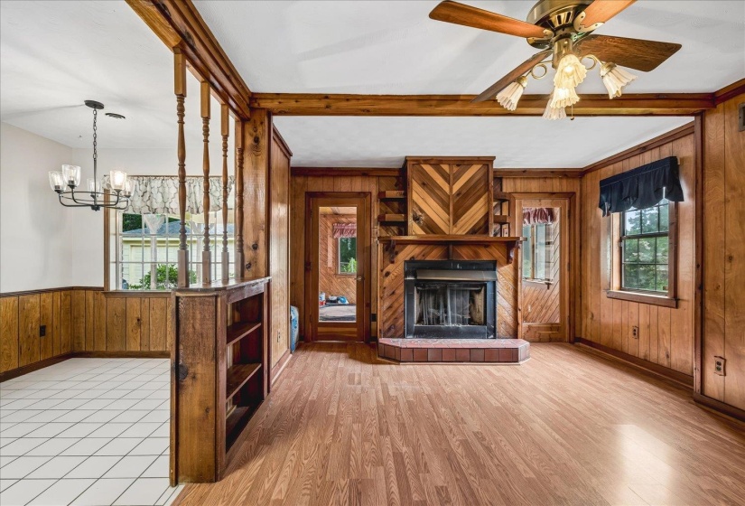 4208 OAKCREST AVE, Memphis, Tennessee 38128, 3 Bedrooms Bedrooms, 9 Rooms Rooms,2 BathroomsBathrooms,Residential,For Sale,OAKCREST,10224945