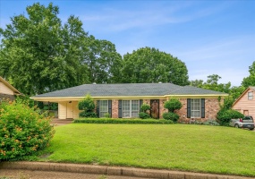 4208 OAKCREST AVE, Memphis, Tennessee 38128, 3 Bedrooms Bedrooms, 9 Rooms Rooms,2 BathroomsBathrooms,Residential,For Sale,OAKCREST,10224945