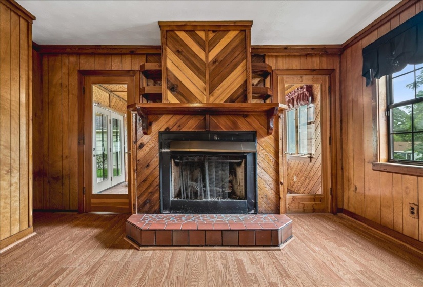 4208 OAKCREST AVE, Memphis, Tennessee 38128, 3 Bedrooms Bedrooms, 9 Rooms Rooms,2 BathroomsBathrooms,Residential,For Sale,OAKCREST,10224945