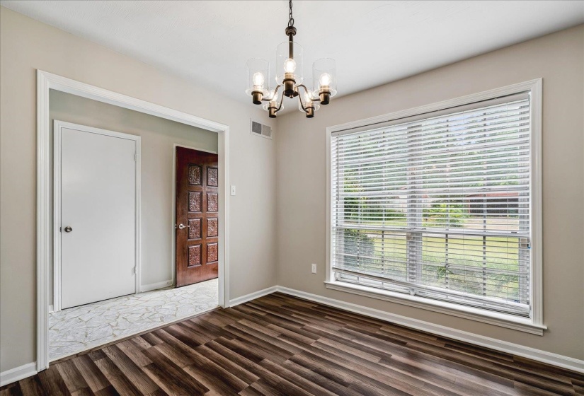 4208 OAKCREST AVE, Memphis, Tennessee 38128, 3 Bedrooms Bedrooms, 9 Rooms Rooms,2 BathroomsBathrooms,Residential,For Sale,OAKCREST,10224945