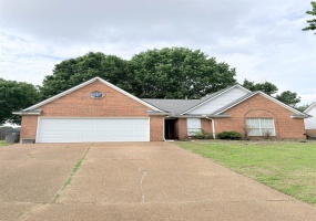 8612 OVERCUP OAKS DR, Memphis, Tennessee 38018, 3 Bedrooms Bedrooms, 6 Rooms Rooms,2 BathroomsBathrooms,Residential,For Sale,OVERCUP OAKS,10224947