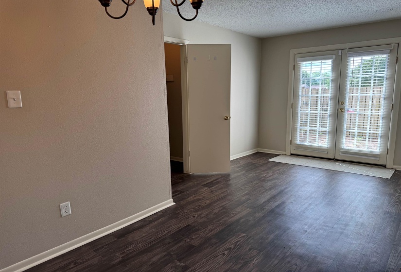 6692 WHISPERING OAK PL, Memphis, Tennessee 38120, 1 Bedroom Bedrooms, 6 Rooms Rooms,1 BathroomBathrooms,Residential,For Sale,WHISPERING OAK,10224949