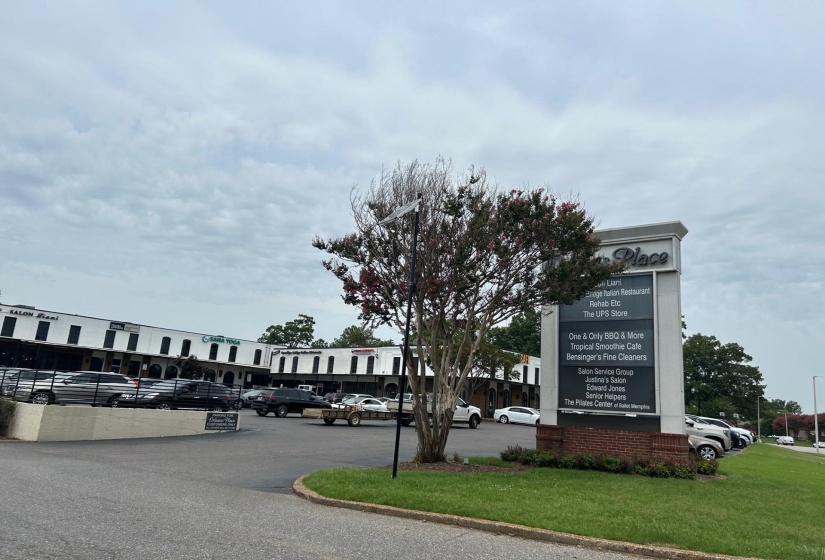 6692 WHISPERING OAK PL, Memphis, Tennessee 38120, 1 Bedroom Bedrooms, 6 Room Rooms,1 BathroomBathrooms,Residential,For Sale,WHISPERING OAK,0,10224949
