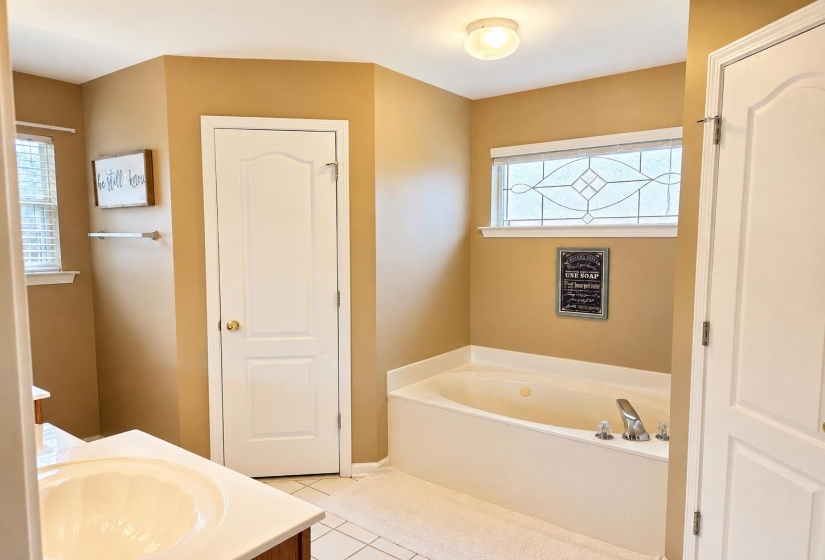 11652 BELLE MANOR DR, Arlington, Tennessee 38002, 4 Bedrooms Bedrooms, 7 Rooms Rooms,2 BathroomsBathrooms,Rental Properties,For Sale,BELLE MANOR,10224953