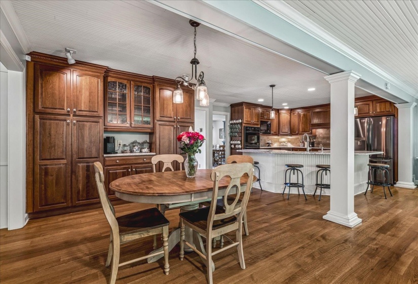 1378 PINE BARK CV, Memphis, Tennessee 38120, 4 Bedrooms Bedrooms, 11 Rooms Rooms,2.1 BathroomsBathrooms,Residential,For Sale,PINE BARK,10224954