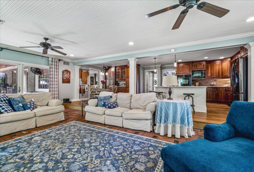 1378 PINE BARK CV, Memphis, Tennessee 38120, 4 Bedrooms Bedrooms, 11 Rooms Rooms,2.1 BathroomsBathrooms,Residential,For Sale,PINE BARK,10224954