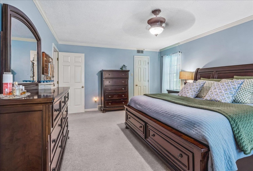 1378 PINE BARK CV, Memphis, Tennessee 38120, 4 Bedrooms Bedrooms, 11 Rooms Rooms,2.1 BathroomsBathrooms,Residential,For Sale,PINE BARK,10224954