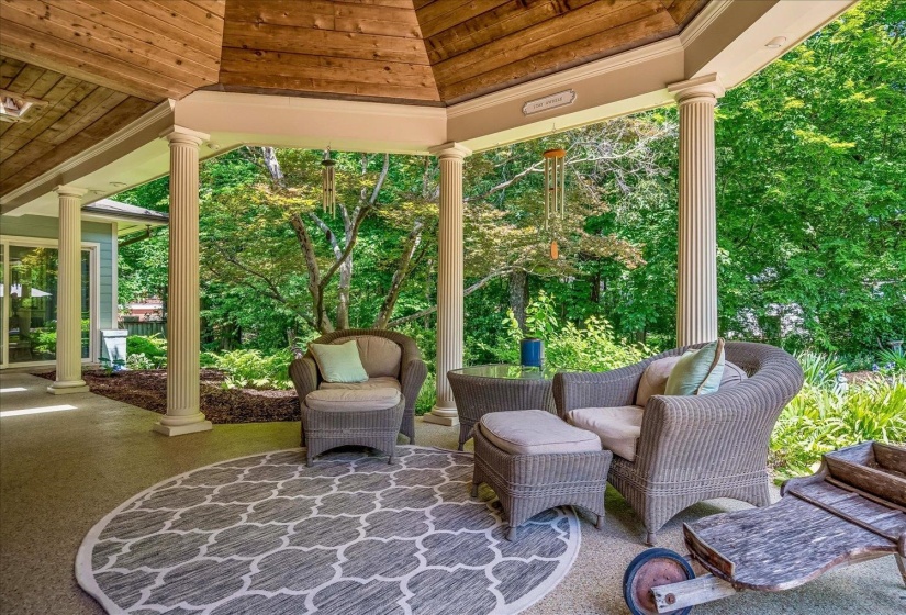 1378 PINE BARK CV, Memphis, Tennessee 38120, 4 Bedrooms Bedrooms, 11 Rooms Rooms,2.1 BathroomsBathrooms,Residential,For Sale,PINE BARK,10224954