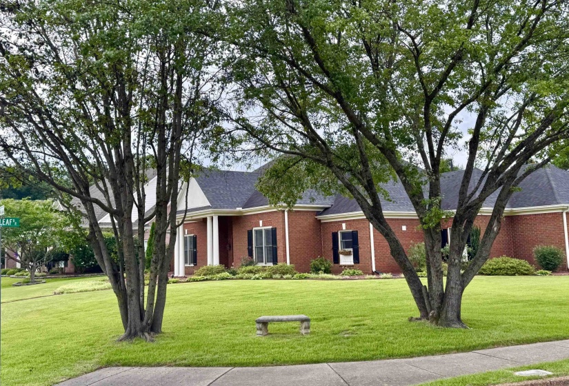 8971 WALNUT LEAF CV, Memphis, Tennessee 38018, 4 Bedrooms Bedrooms, 7 Rooms Rooms,3.1 BathroomsBathrooms,Residential,For Sale,WALNUT LEAF,10224840