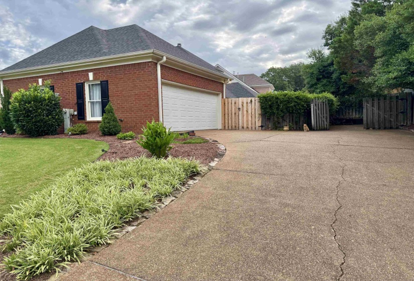 8971 WALNUT LEAF CV, Memphis, Tennessee 38018, 4 Bedrooms Bedrooms, 7 Rooms Rooms,3.1 BathroomsBathrooms,Residential,For Sale,WALNUT LEAF,10224840