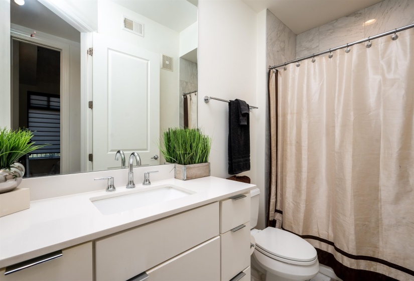 717 RIVERSIDE DR, Memphis, Tennessee 38103, 2 Bedrooms Bedrooms, 6 Rooms Rooms,2 BathroomsBathrooms,Residential,For Sale,RIVERSIDE,10224966