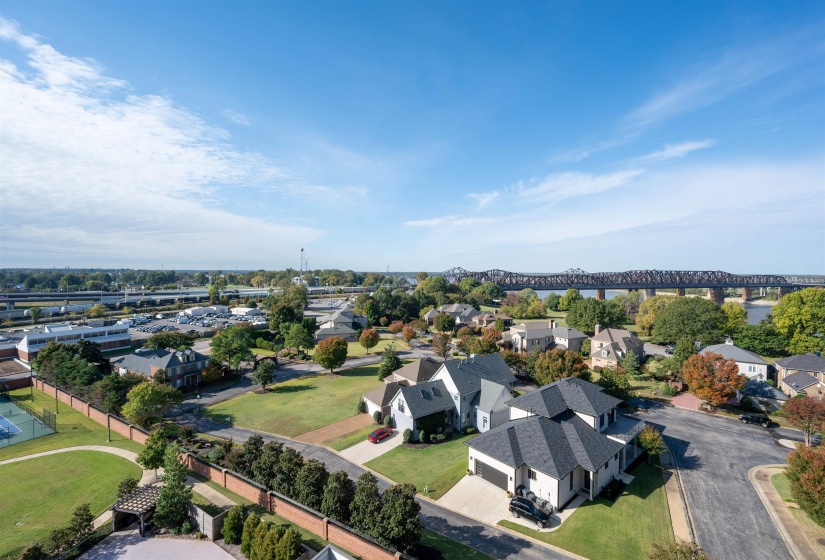 717 RIVERSIDE DR, Memphis, Tennessee 38103, 2 Bedrooms Bedrooms, 6 Rooms Rooms,2 BathroomsBathrooms,Residential,For Sale,RIVERSIDE,10224966