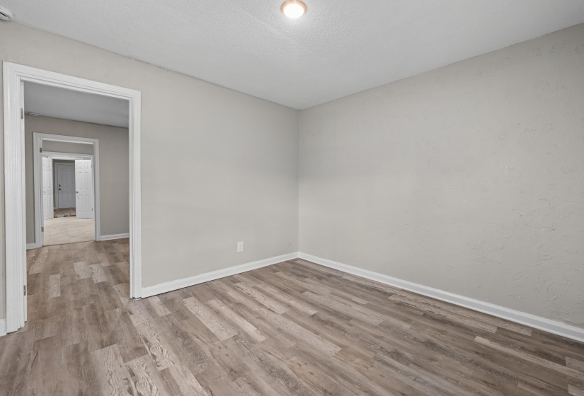 1621 OAKWOOD ST, Memphis, Tennessee 38108, 2 Bedrooms Bedrooms, ,1 BathroomBathrooms,Duplexes,For Sale,OAKWOOD,10224990