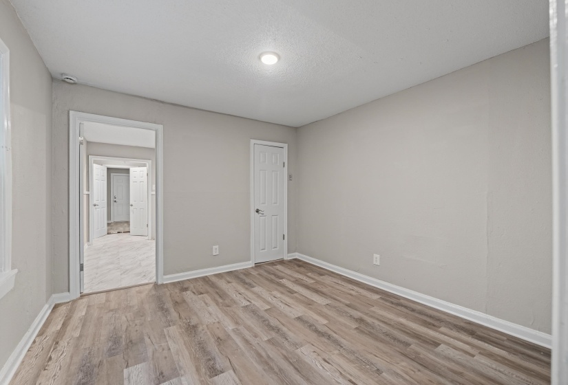 1621 OAKWOOD ST, Memphis, Tennessee 38108, 2 Bedrooms Bedrooms, ,1 BathroomBathrooms,Duplexes,For Sale,OAKWOOD,10224990