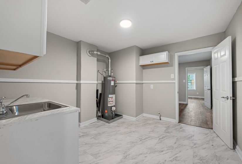 1621 OAKWOOD ST, Memphis, Tennessee 38108, 2 Bedrooms Bedrooms, ,1 BathroomBathrooms,Duplexes,For Sale,OAKWOOD,10224990