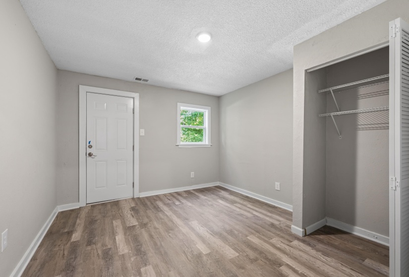 1621 OAKWOOD ST, Memphis, Tennessee 38108, 2 Bedrooms Bedrooms, ,1 BathroomBathrooms,Duplexes,For Sale,OAKWOOD,10224990