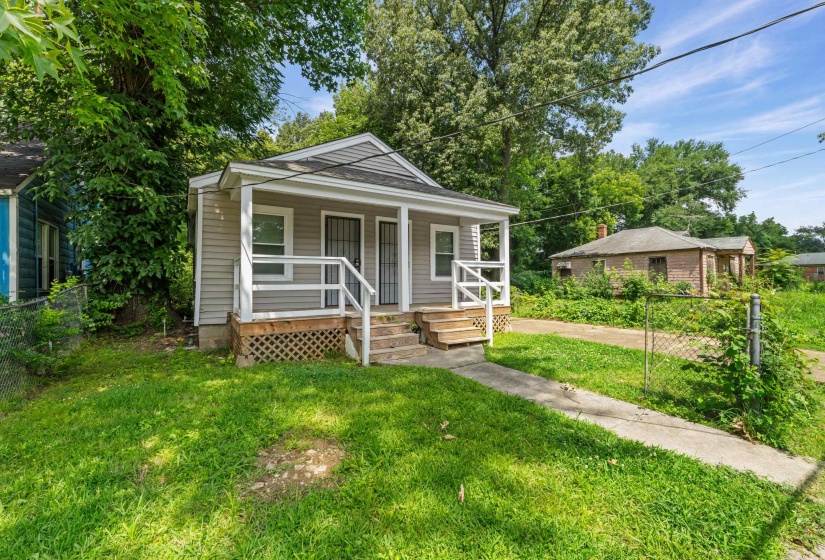 1621 OAKWOOD ST, Memphis, Tennessee 38108, 2 Bedrooms Bedrooms, ,1 BathroomBathrooms,Duplexes,For Sale,OAKWOOD,10224990