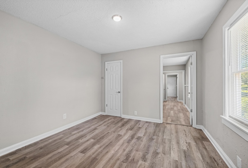 1621 OAKWOOD ST, Memphis, Tennessee 38108, 2 Bedrooms Bedrooms, ,1 BathroomBathrooms,Duplexes,For Sale,OAKWOOD,10224990