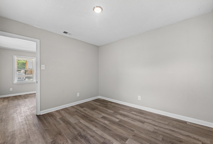 1621 OAKWOOD ST, Memphis, Tennessee 38108, 2 Bedrooms Bedrooms, ,1 BathroomBathrooms,Duplexes,For Sale,OAKWOOD,10224990