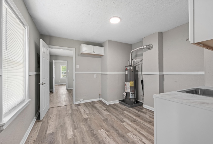 1621 OAKWOOD ST, Memphis, Tennessee 38108, 2 Bedrooms Bedrooms, ,1 BathroomBathrooms,Duplexes,For Sale,OAKWOOD,10224990