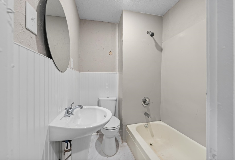 1621 OAKWOOD ST, Memphis, Tennessee 38108, 2 Bedrooms Bedrooms, ,1 BathroomBathrooms,Duplexes,For Sale,OAKWOOD,10224990