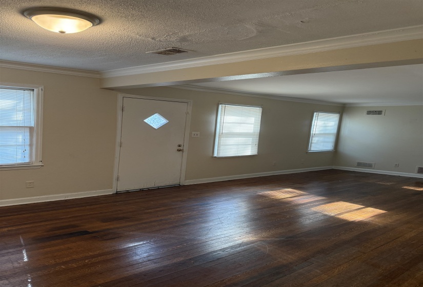 1257 PERKINS RD, Memphis, Tennessee 38117, 4 Bedrooms Bedrooms, 7 Rooms Rooms,2 BathroomsBathrooms,Rental Properties,For Sale,PERKINS,10224982
