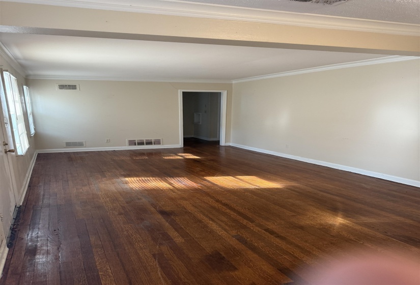 1257 PERKINS RD, Memphis, Tennessee 38117, 4 Bedrooms Bedrooms, 7 Rooms Rooms,2 BathroomsBathrooms,Rental Properties,For Sale,PERKINS,10224982