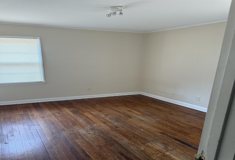 1257 PERKINS RD, Memphis, Tennessee 38117, 4 Bedrooms Bedrooms, 7 Rooms Rooms,2 BathroomsBathrooms,Rental Properties,For Sale,PERKINS,10224982