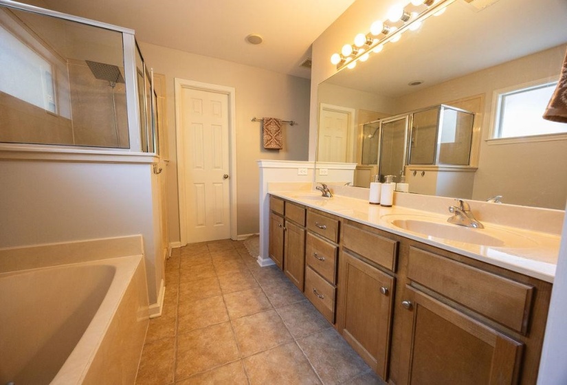 1387 ISLAND PL, Memphis, Tennessee 38103, 3 Bedrooms Bedrooms, 6 Rooms Rooms,2.1 BathroomsBathrooms,Residential,For Sale,ISLAND,10224973